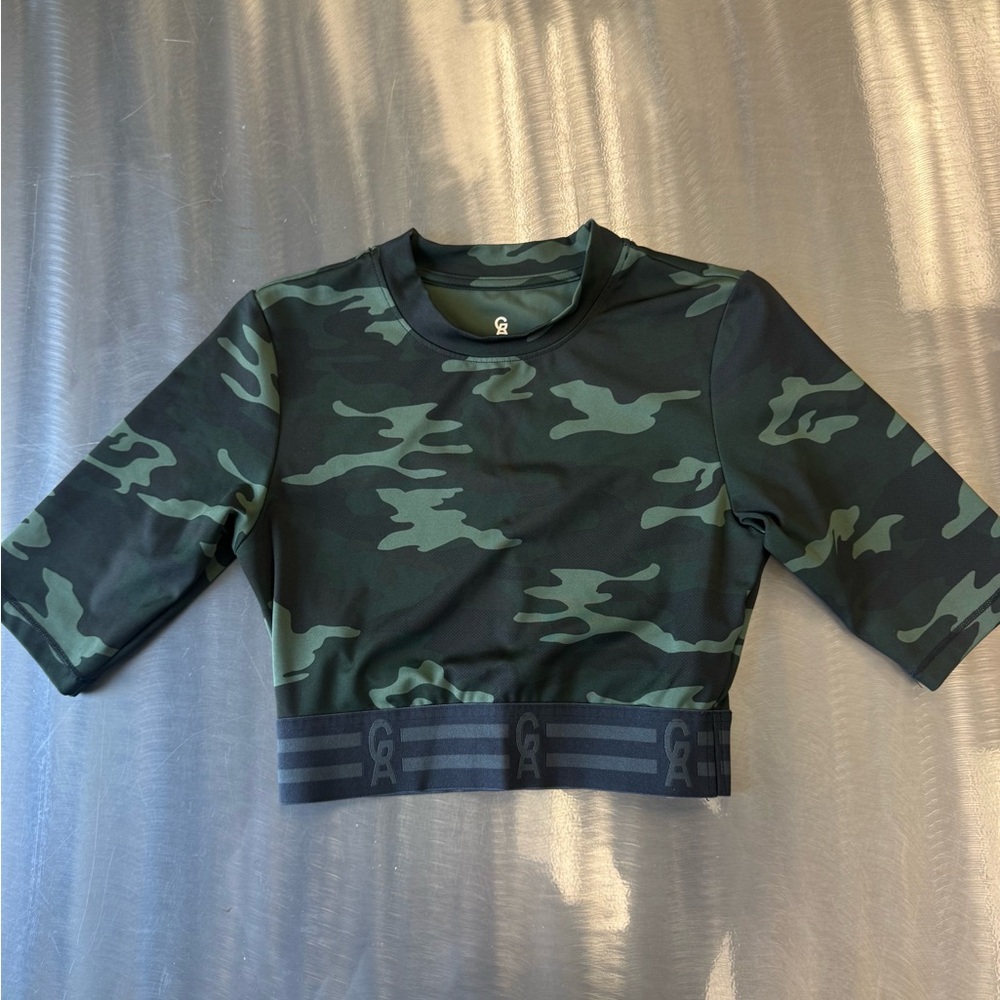 Good American Camo Crop Athletic Top - Green Camo